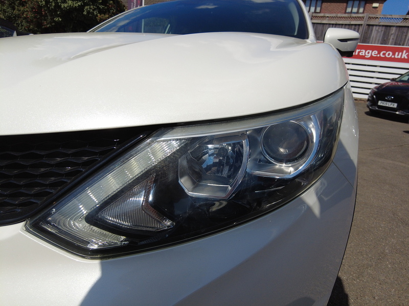 Nissan Qashqai DIG-T N-Connecta - U93882