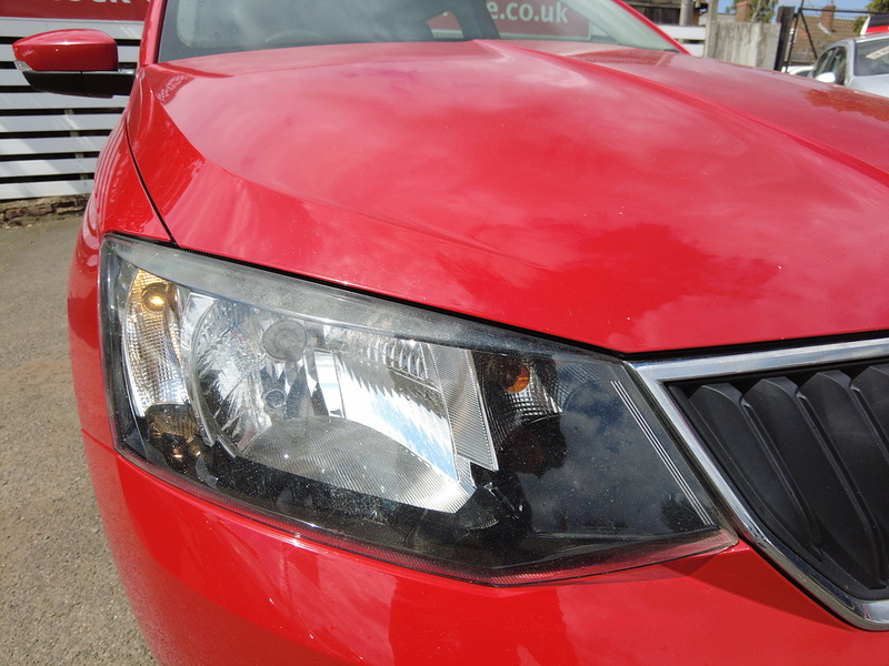 Skoda Fabia TSI SE - U93884