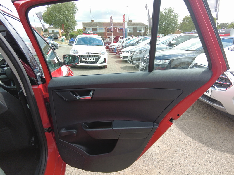 Skoda Fabia TSI SE - U93884