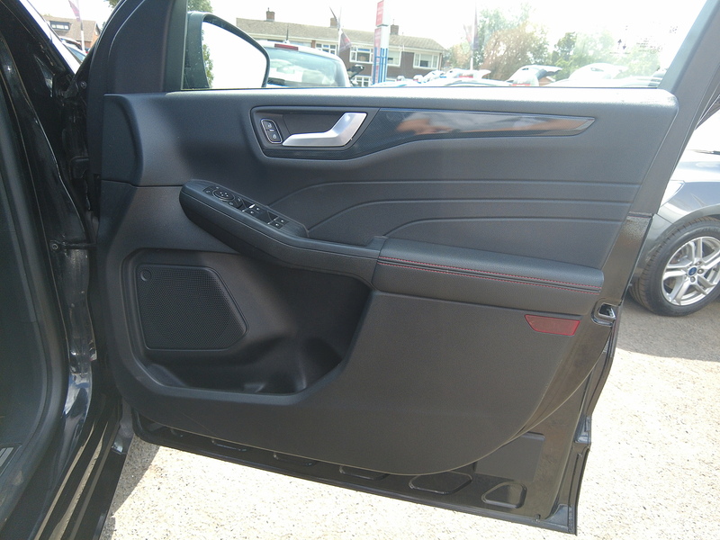 Ford Kuga EcoBlue ST-Line X Edition - U93886