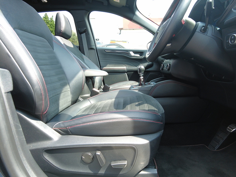 Ford Kuga EcoBlue ST-Line X Edition - U93886