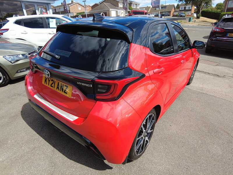 Toyota Yaris VVT-h Launch Edition - U93895