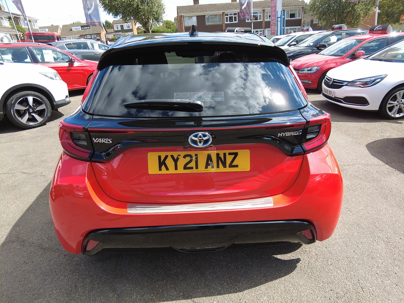 Toyota Yaris VVT-h Launch Edition - U93895