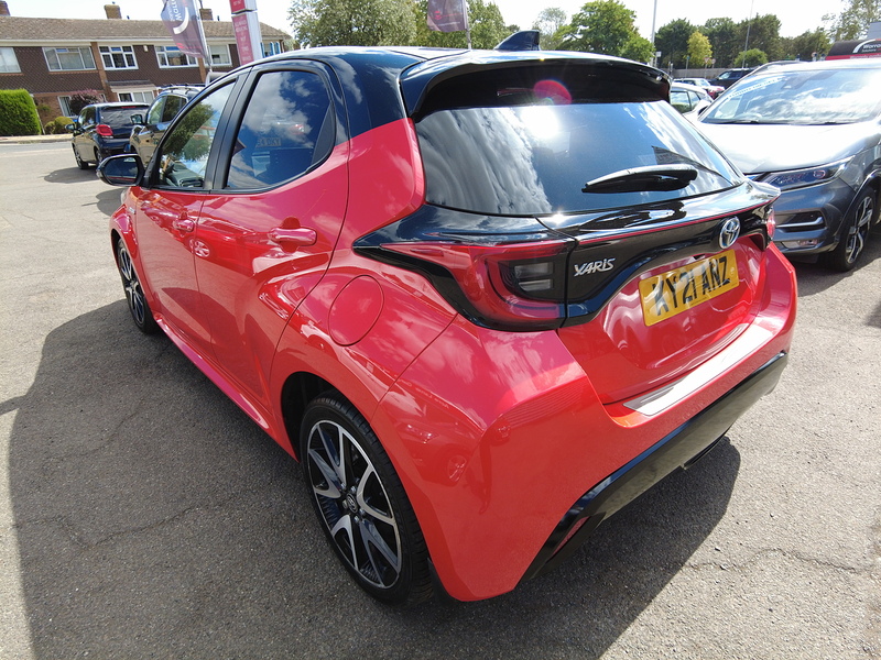 Toyota Yaris VVT-h Launch Edition - U93895