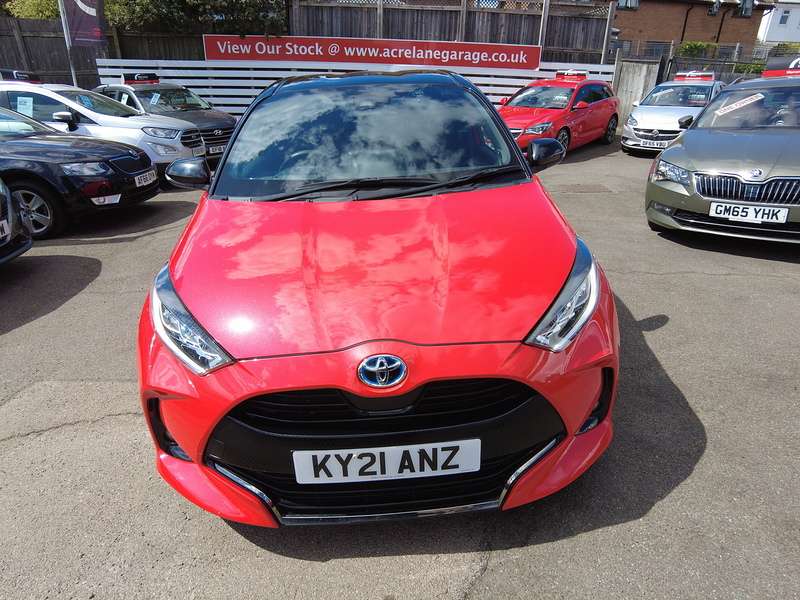 Toyota Yaris VVT-h Launch Edition - U93895