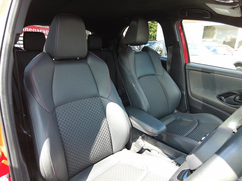 Toyota Yaris VVT-h Launch Edition - U93895