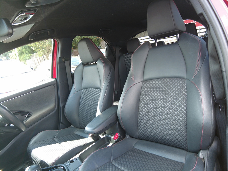 Toyota Yaris VVT-h Launch Edition - U93895