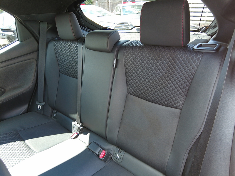 Toyota Yaris VVT-h Launch Edition - U93895