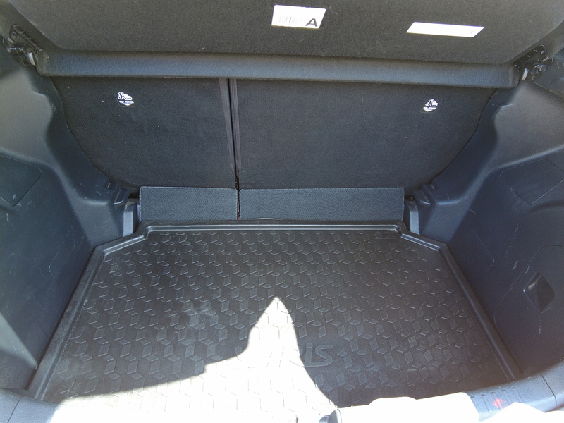 Toyota Yaris VVT-h Launch Edition - U93895