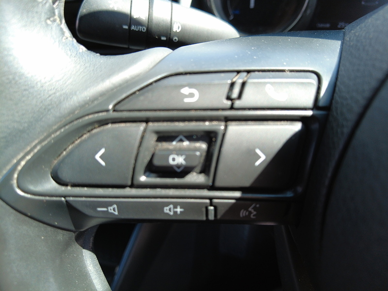 Toyota Yaris VVT-h Launch Edition - U93895