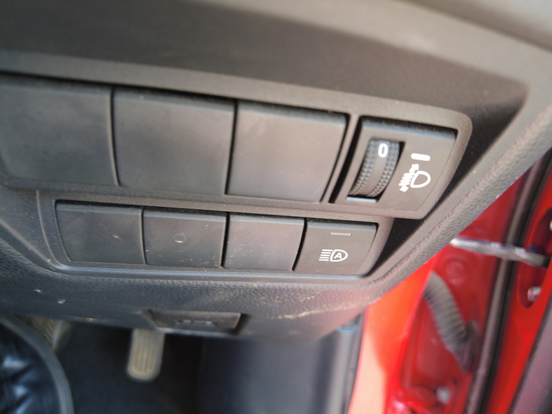 Toyota Yaris VVT-h Launch Edition - U93895