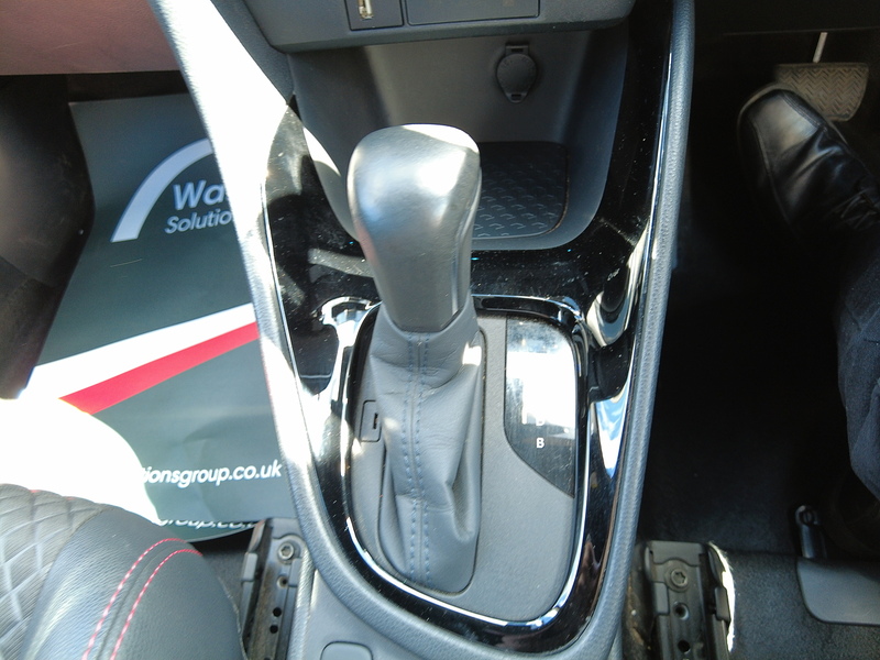 Toyota Yaris VVT-h Launch Edition - U93895