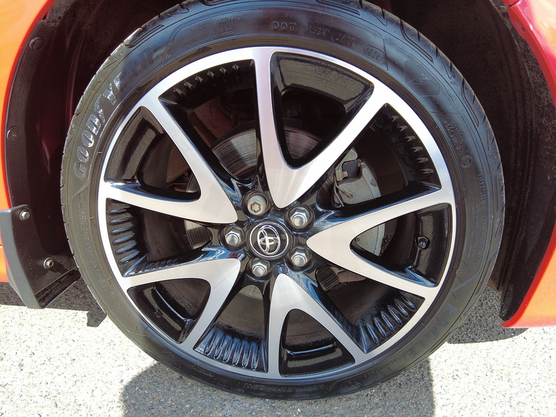 Toyota Yaris VVT-h Launch Edition - U93895