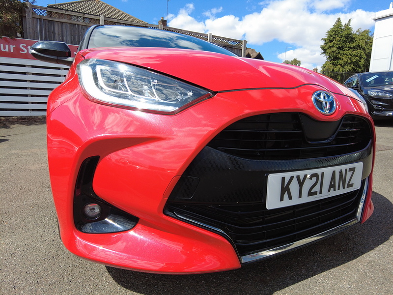 Toyota Yaris VVT-h Launch Edition - U93895