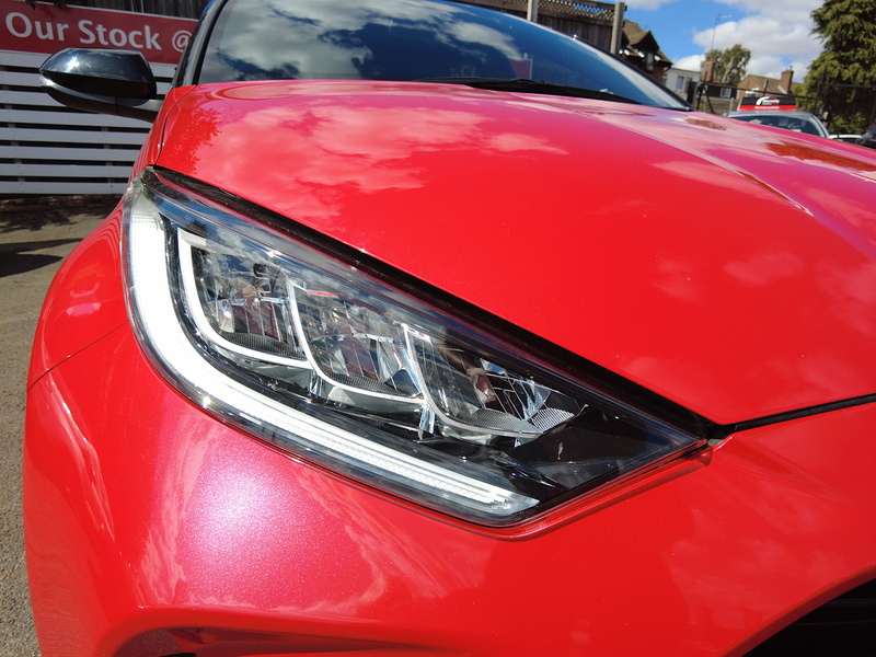 Toyota Yaris VVT-h Launch Edition - U93895