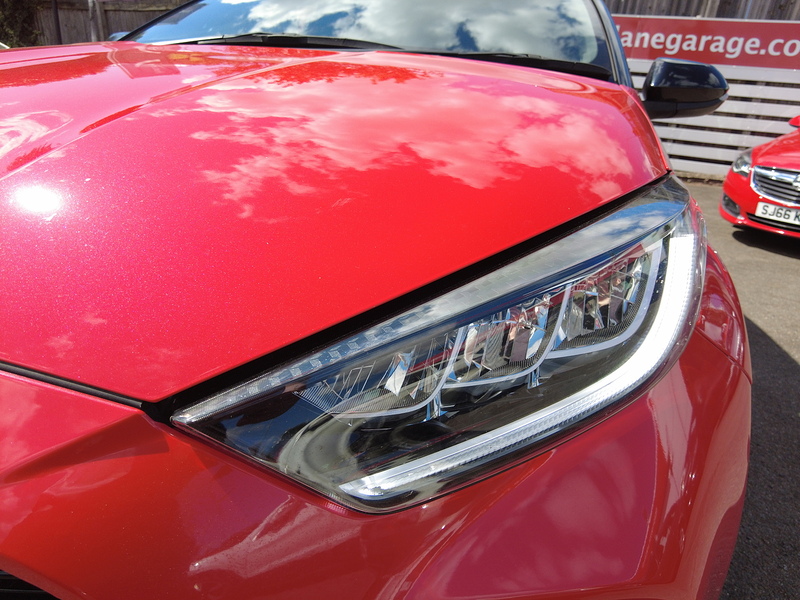 Toyota Yaris VVT-h Launch Edition - U93895