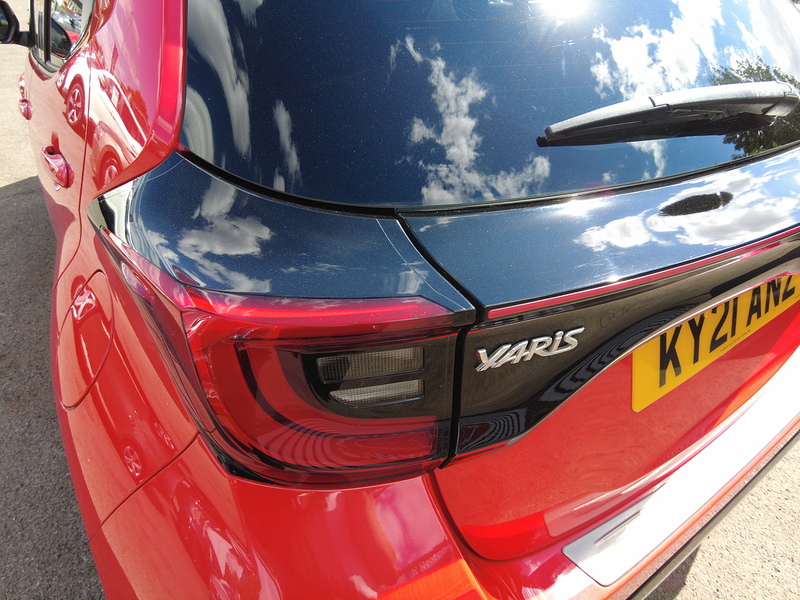 Toyota Yaris VVT-h Launch Edition - U93895