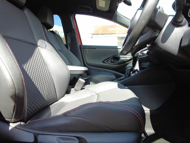 Toyota Yaris VVT-h Launch Edition - U93895