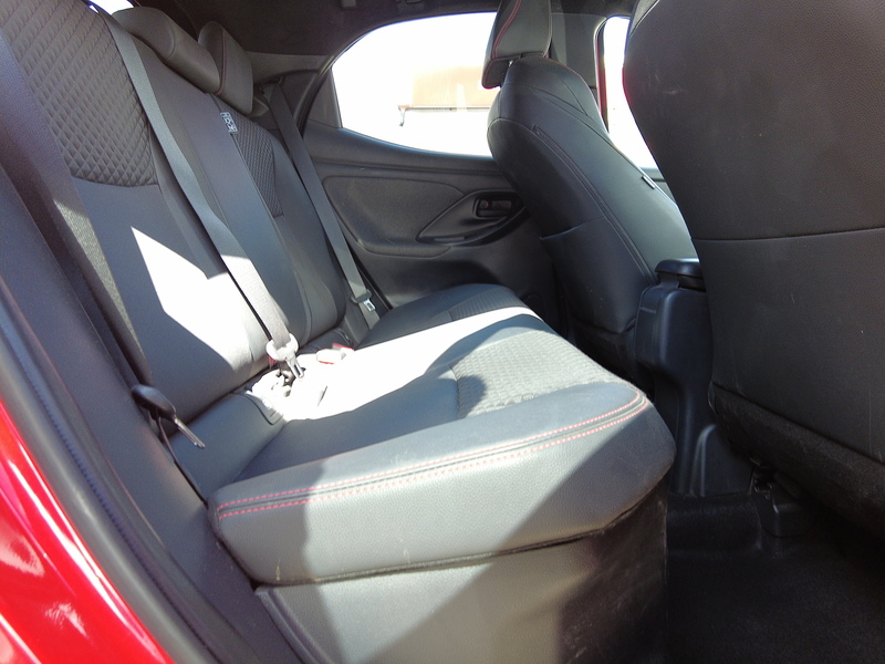 Toyota Yaris VVT-h Launch Edition - U93895