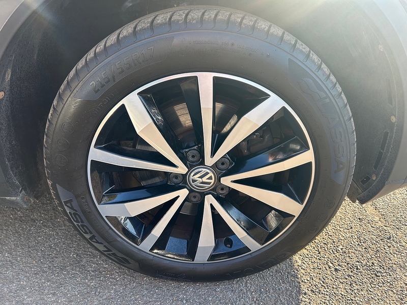 Volkswagen T-Roc TSI EVO SE - U93897
