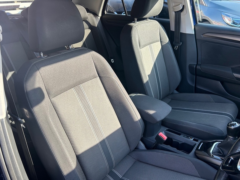 Volkswagen T-Roc TSI EVO SE - U93897