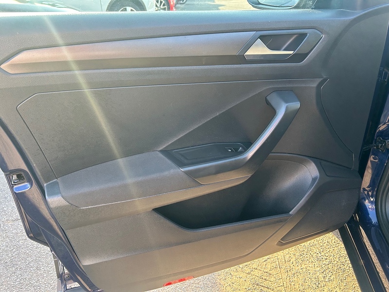 Volkswagen T-Roc TSI EVO SE - U93897