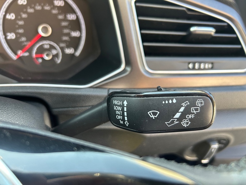 Volkswagen T-Roc TSI EVO SE - U93897