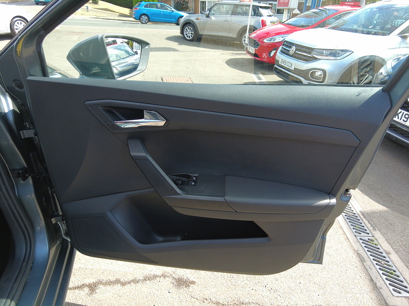 SEAT Ibiza TSI SE - U93909