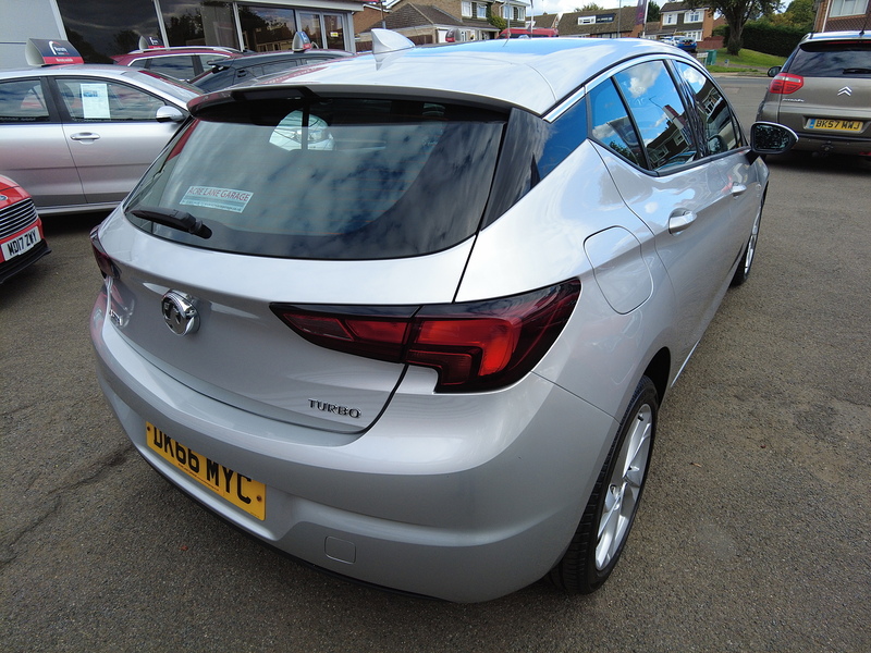 Vauxhall Astra i Turbo SRi Nav - U93911