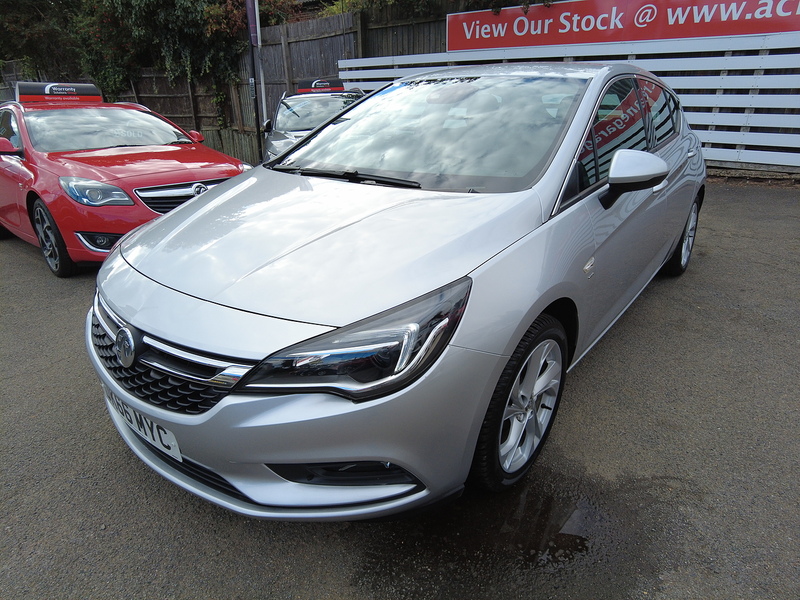 Vauxhall Astra i Turbo SRi Nav - U93911