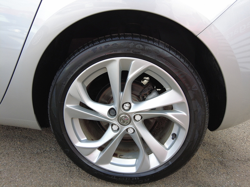 Vauxhall Astra i Turbo SRi Nav - U93911