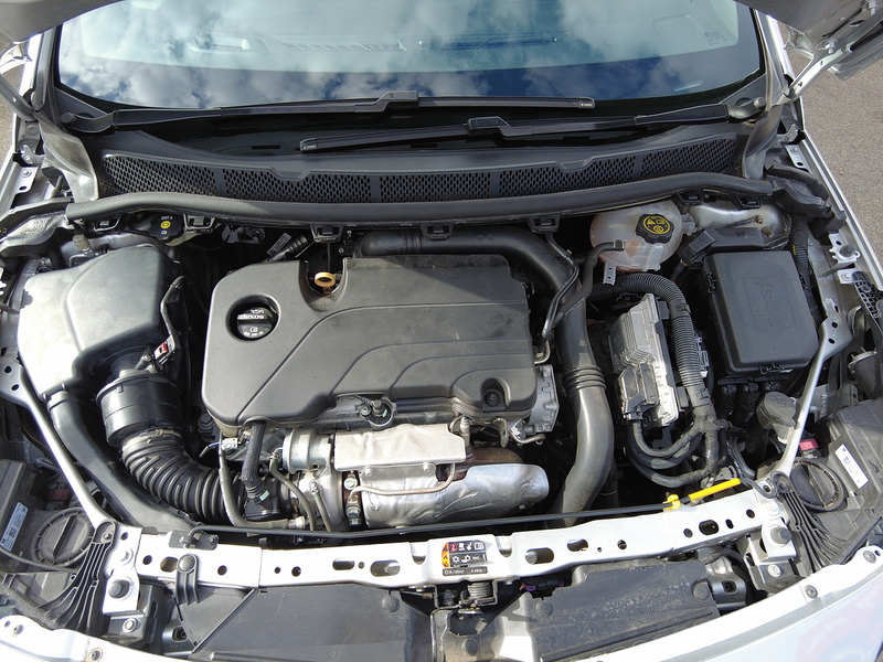 Vauxhall Astra i Turbo SRi Nav - U93911