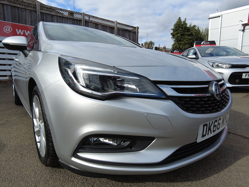 Vauxhall Astra i Turbo SRi Nav - U93911