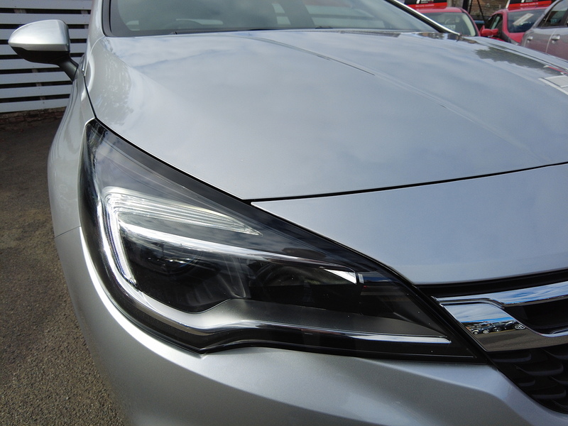 Vauxhall Astra i Turbo SRi Nav - U93911