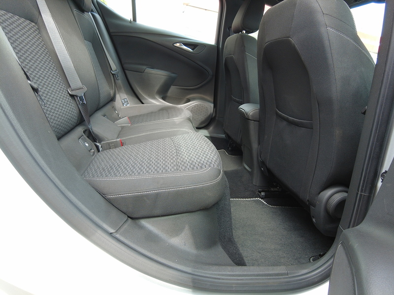 Vauxhall Astra i Turbo SRi Nav - U93911