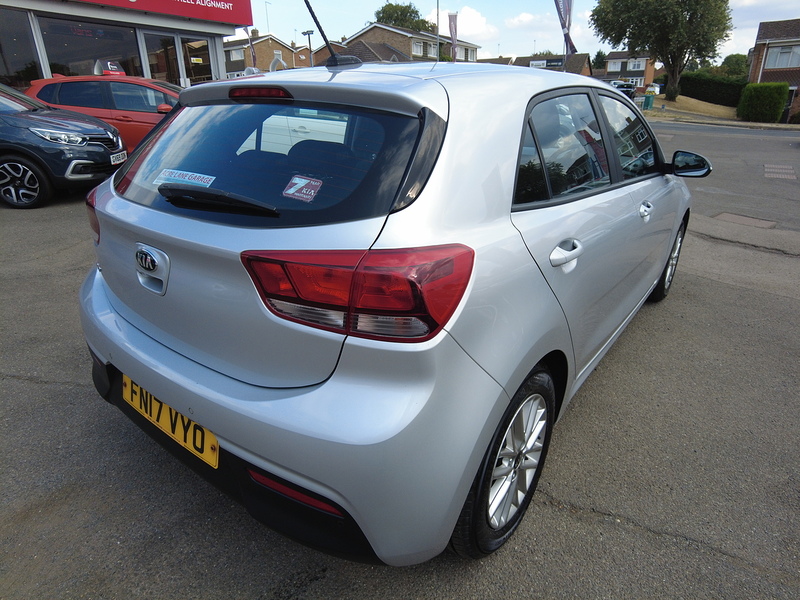 Kia Rio 2 - U93914