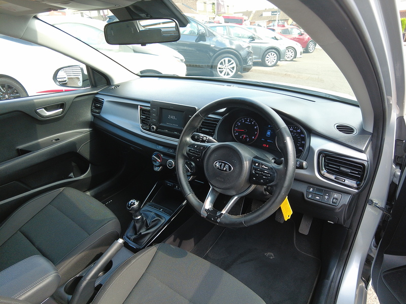 Kia Rio 2 - U93914