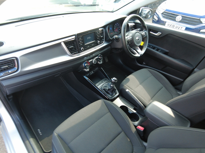 Kia Rio 2 - U93914