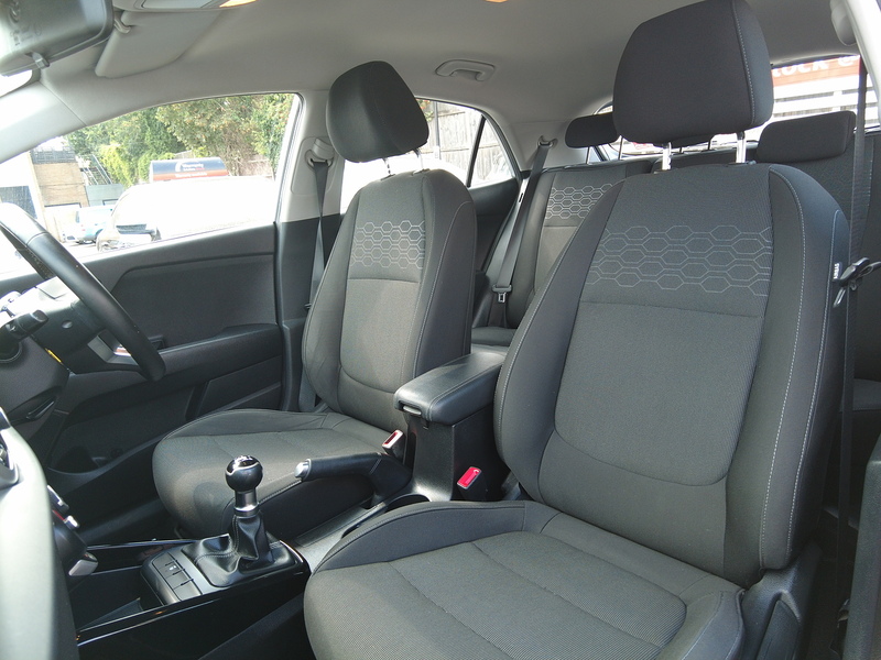 Kia Rio 2 - U93914