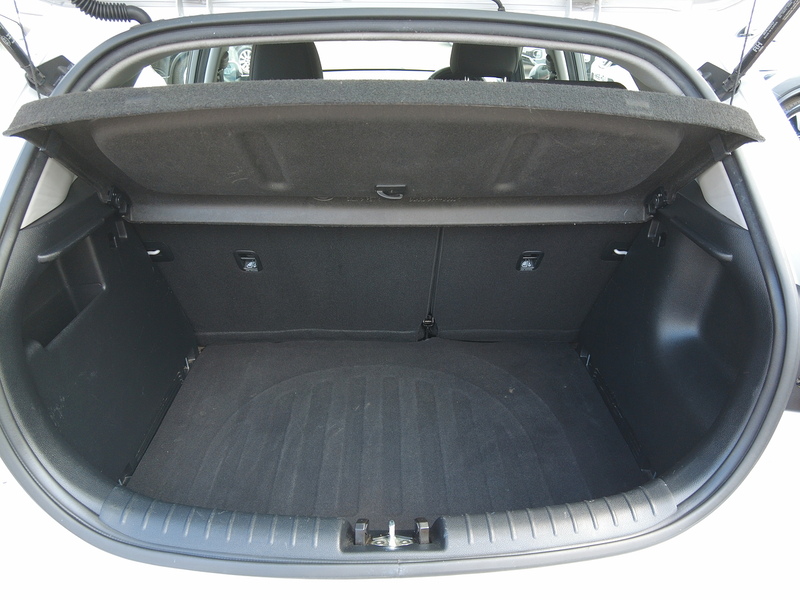 Kia Rio 2 - U93914