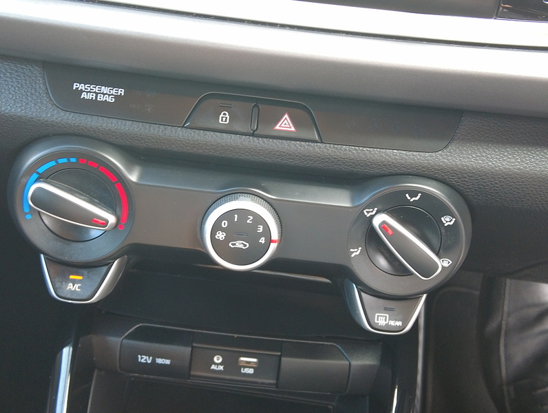 Kia Rio 2 - U93914