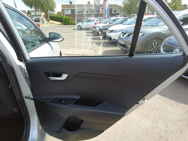 Kia Rio 2 - U93914