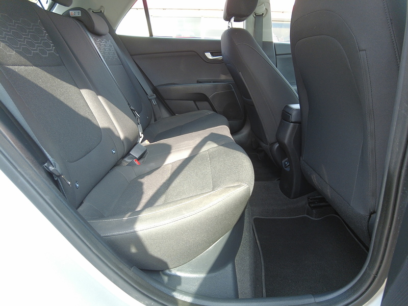 Kia Rio 2 - U93914