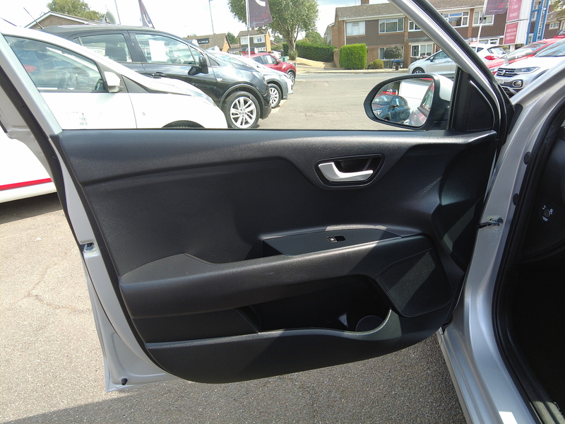 Kia Rio 2 - U93914