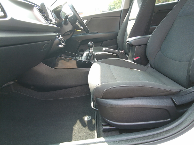 Kia Rio 2 - U93914