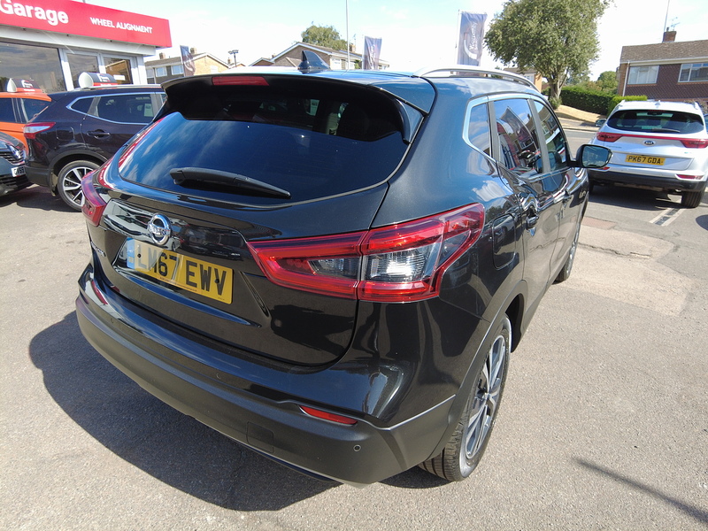 Nissan Qashqai DIG-T N-Connecta - U93916