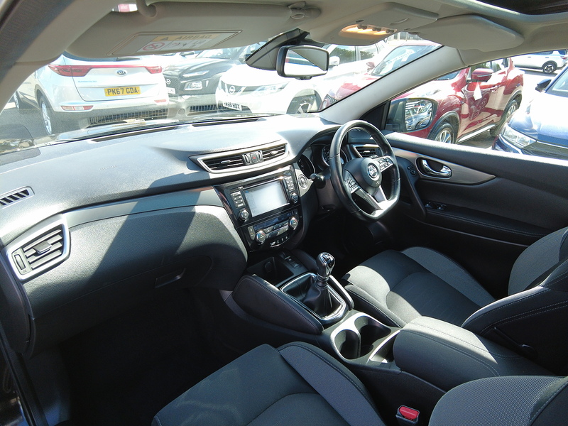 Nissan Qashqai DIG-T N-Connecta - U93916