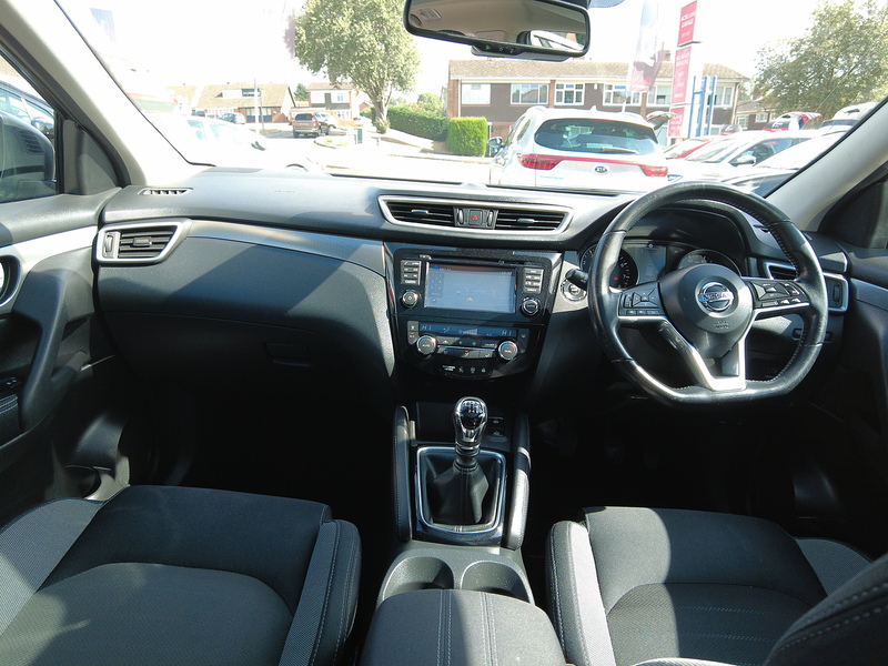 Nissan Qashqai DIG-T N-Connecta - U93916