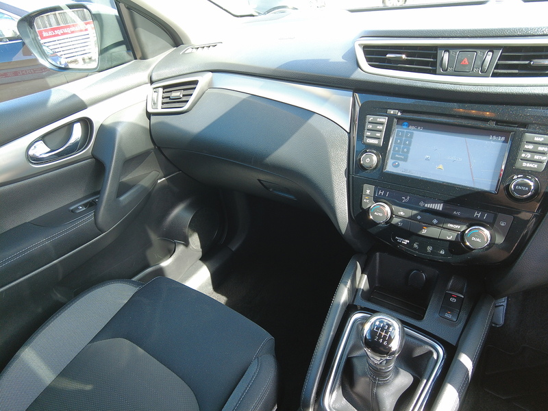 Nissan Qashqai DIG-T N-Connecta - U93916