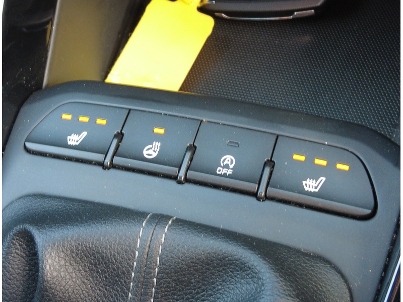 Kia Stonic T-GDi First Edition - U93934